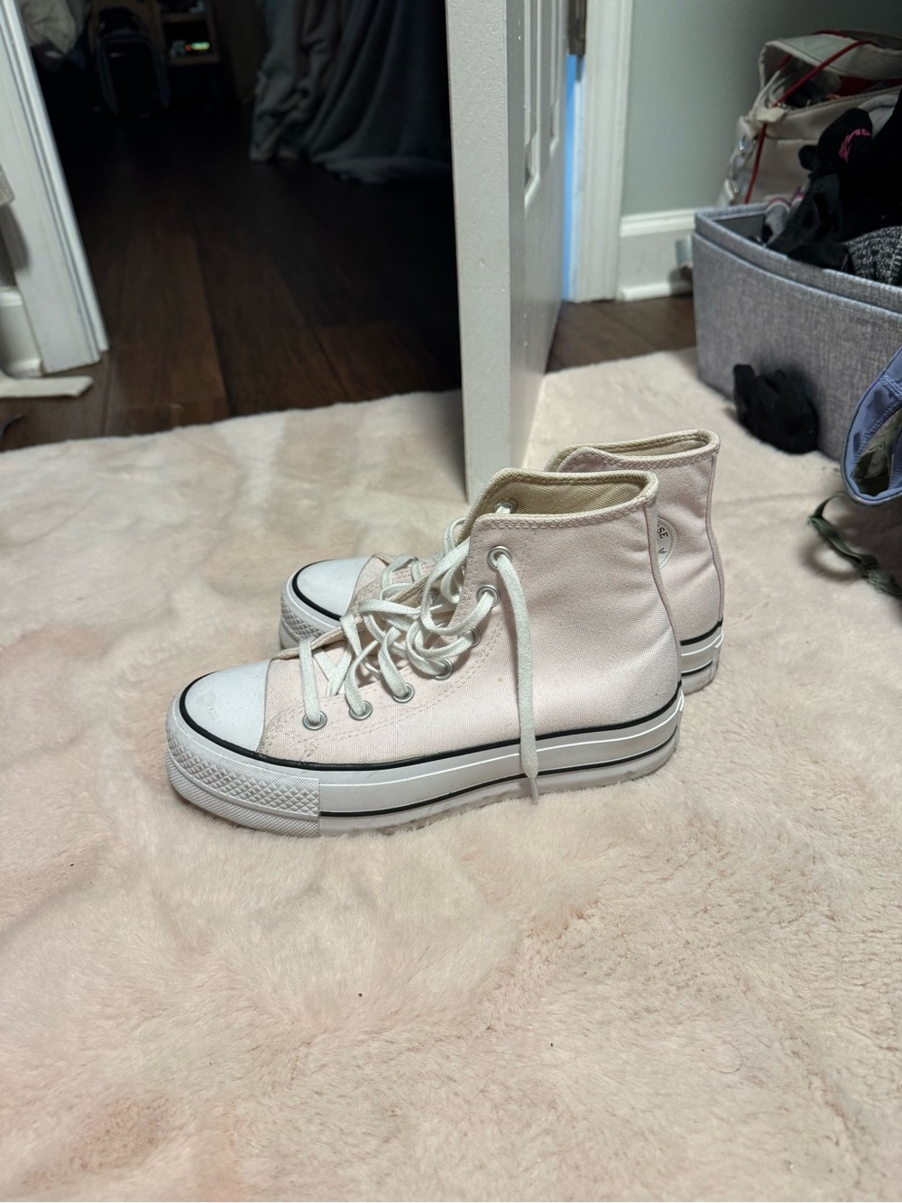 Light Pink Platform Converse - Picture 3 of 4